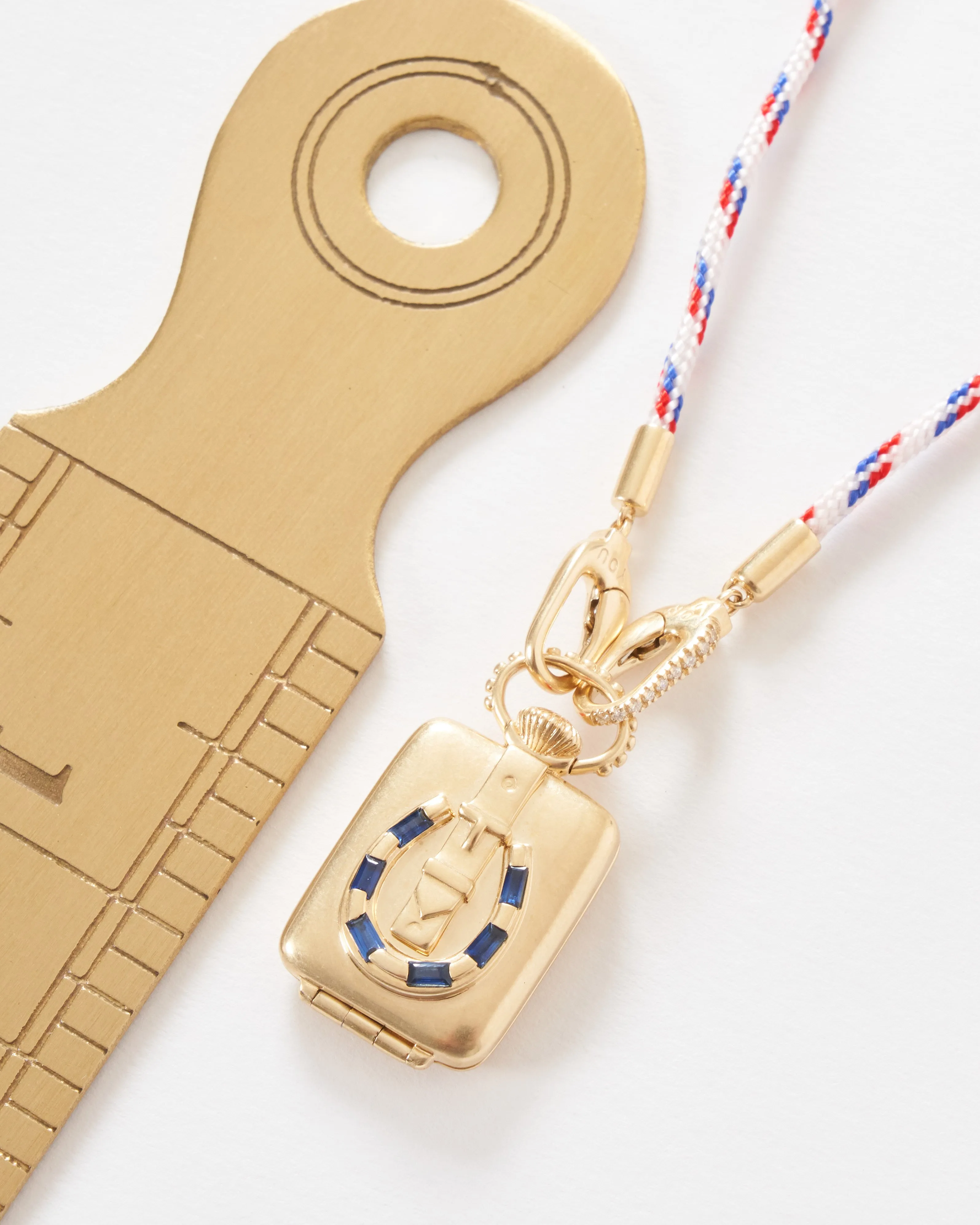 the ace vault w/ pave seafarer cord