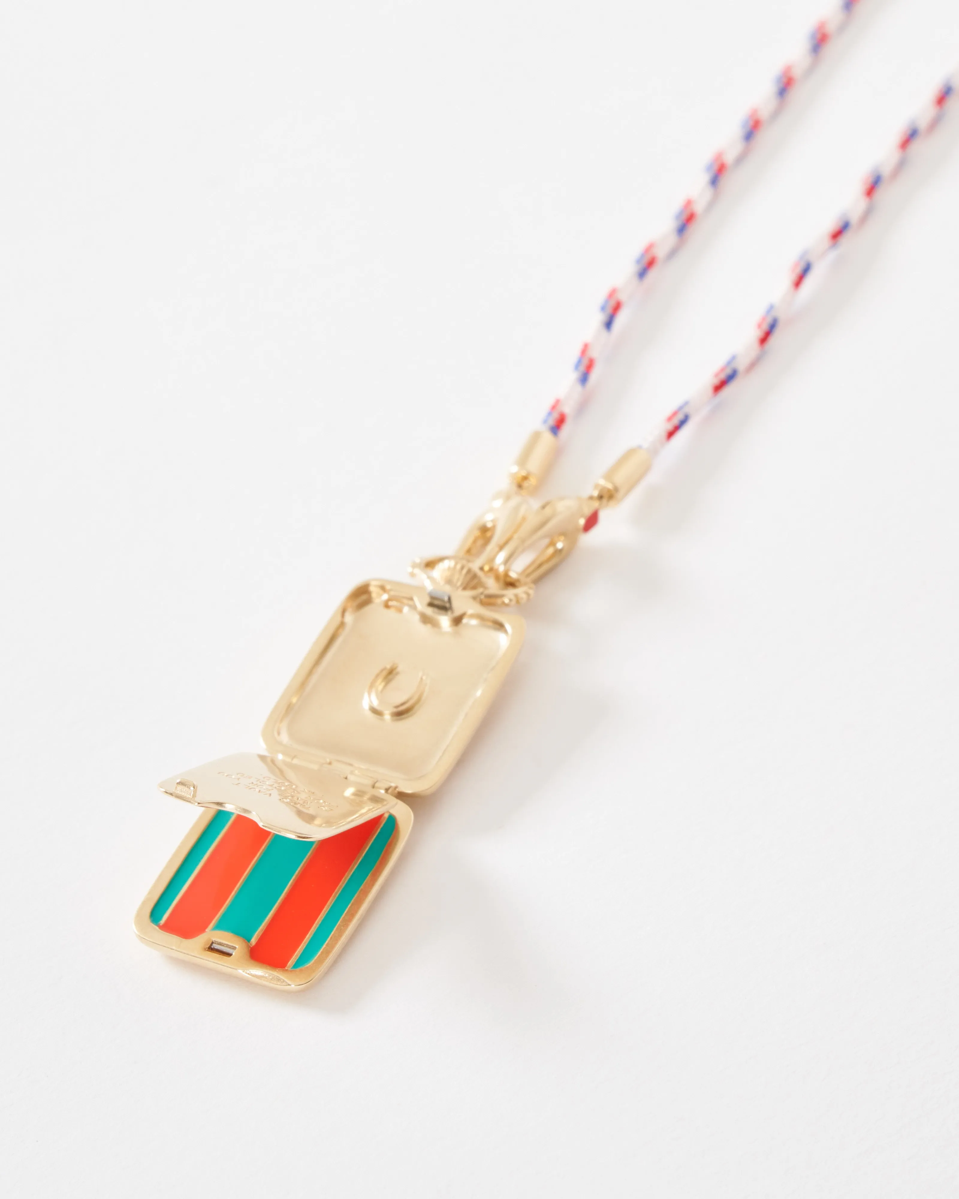 the ace vault w/ pave seafarer cord
