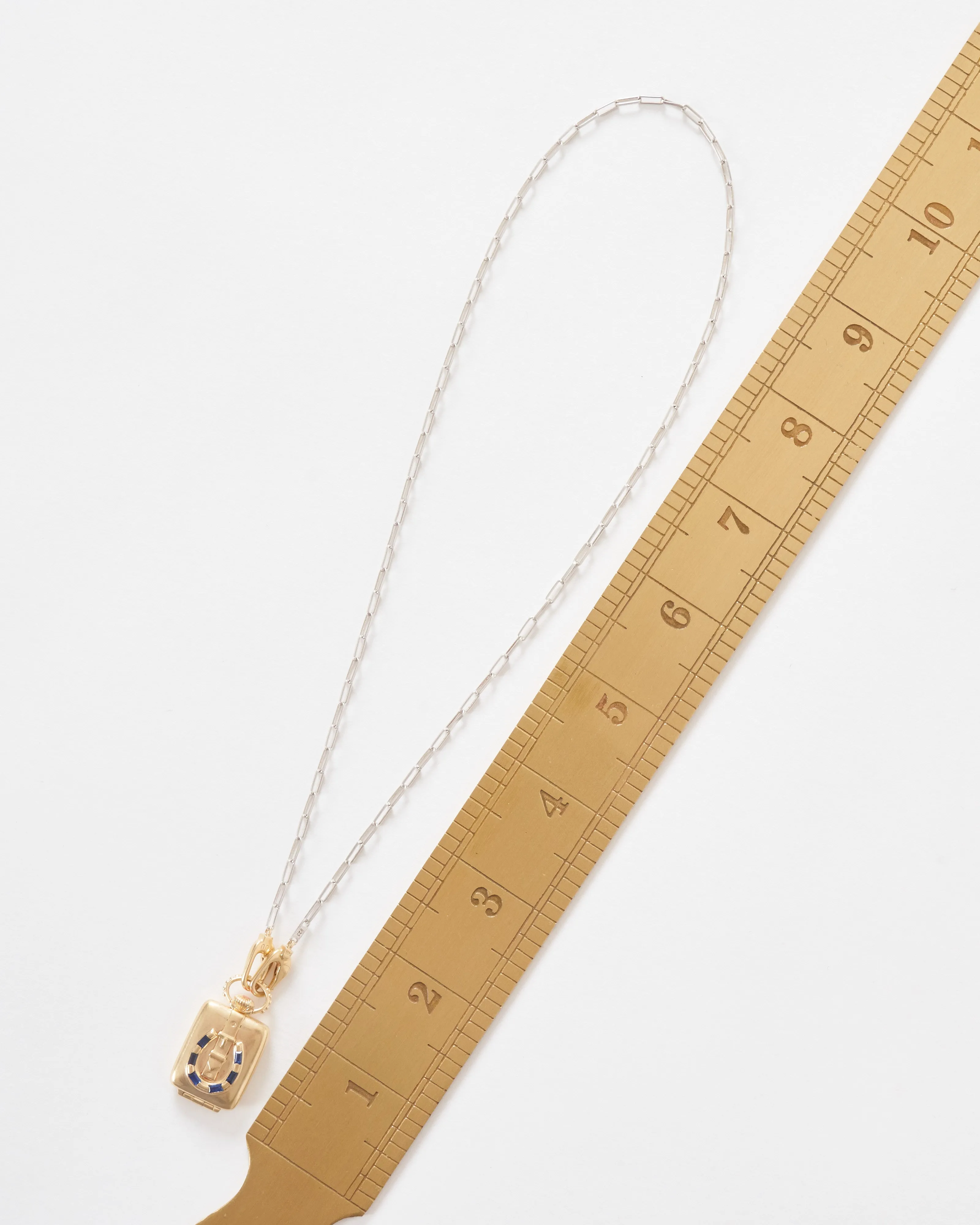 the ace vault w/ silver paperclip chain