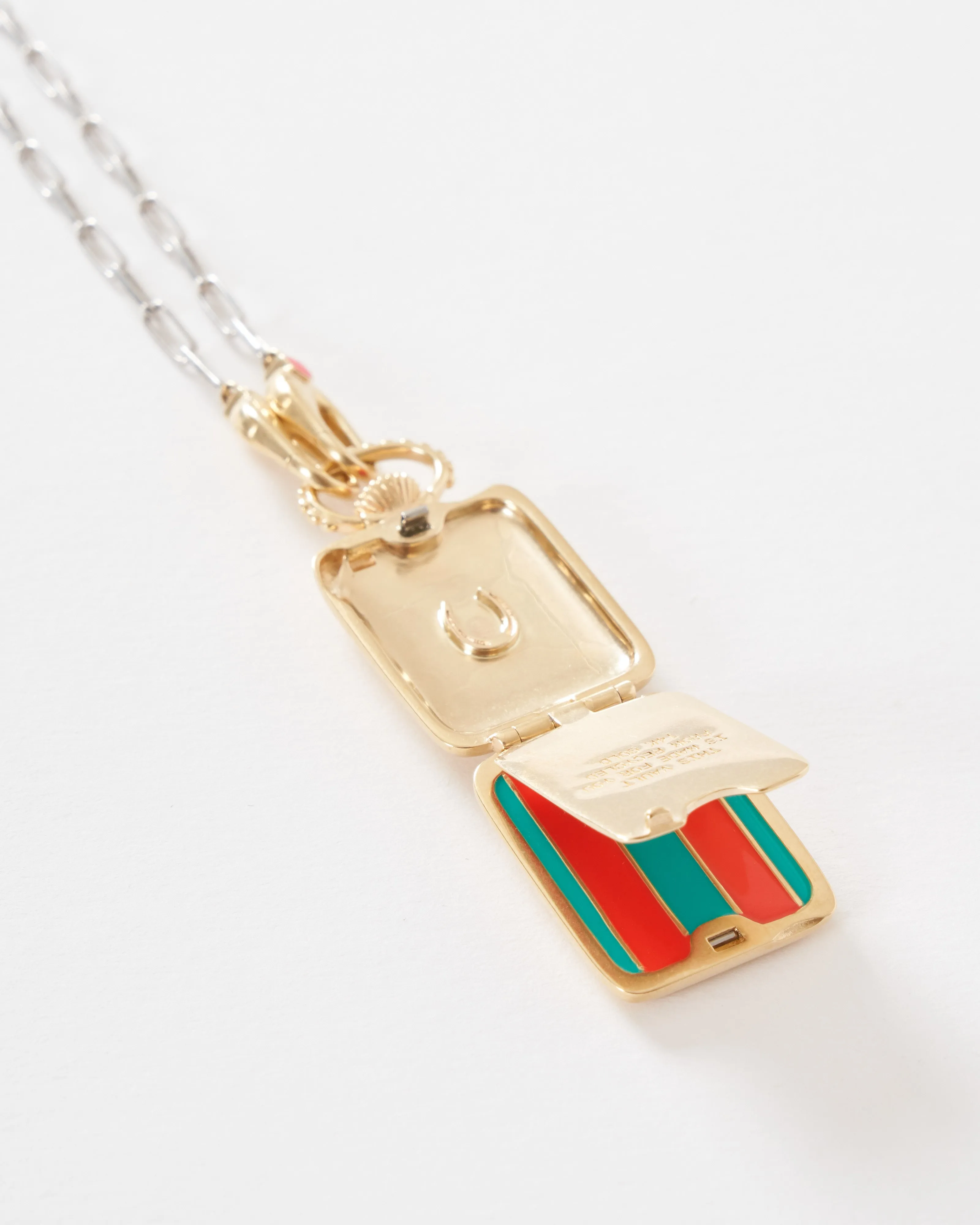 the ace vault w/ silver paperclip chain