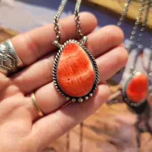 The Duluth Spiny Necklace - Red