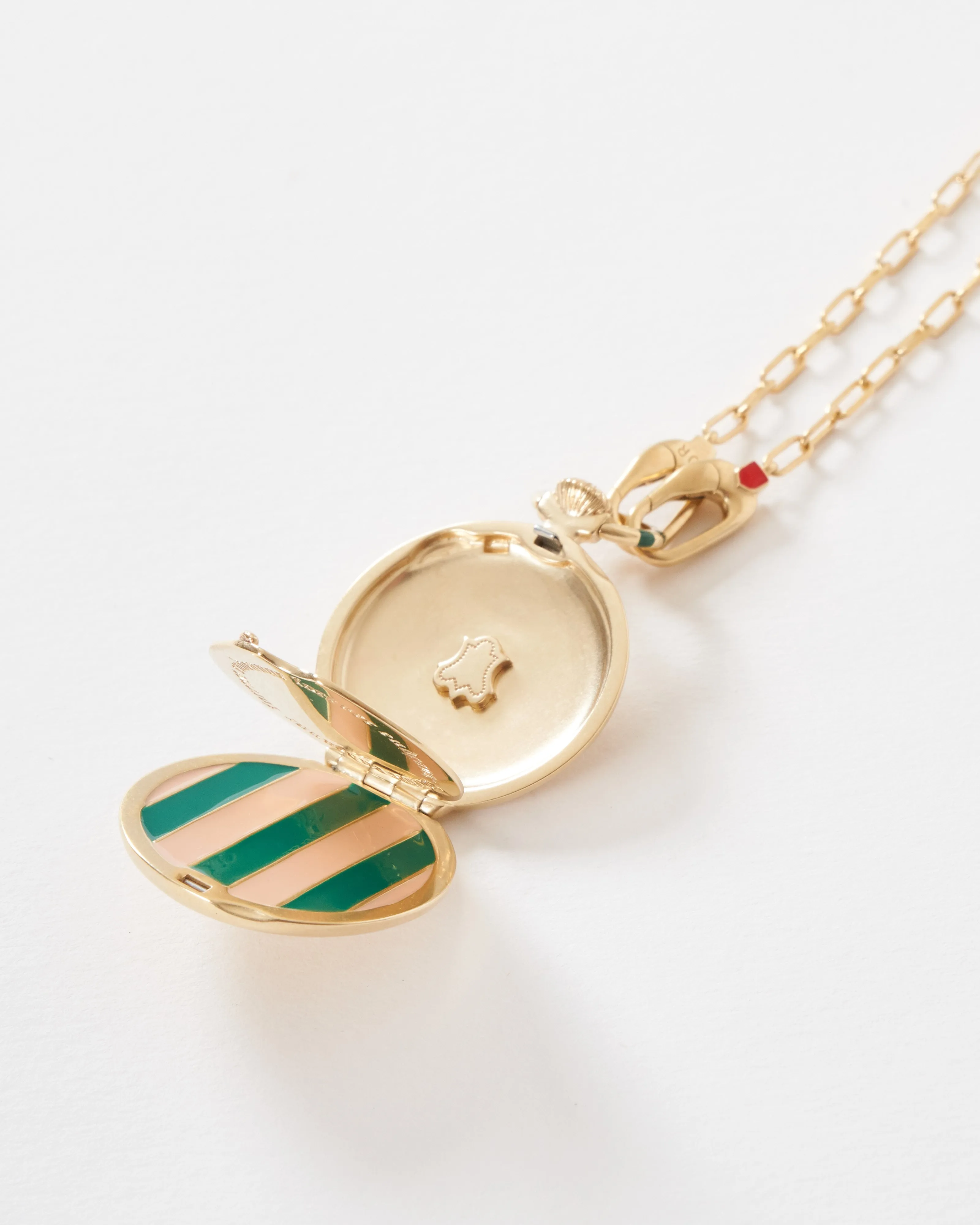 the endeavor vault w/ 14k paperclip chain