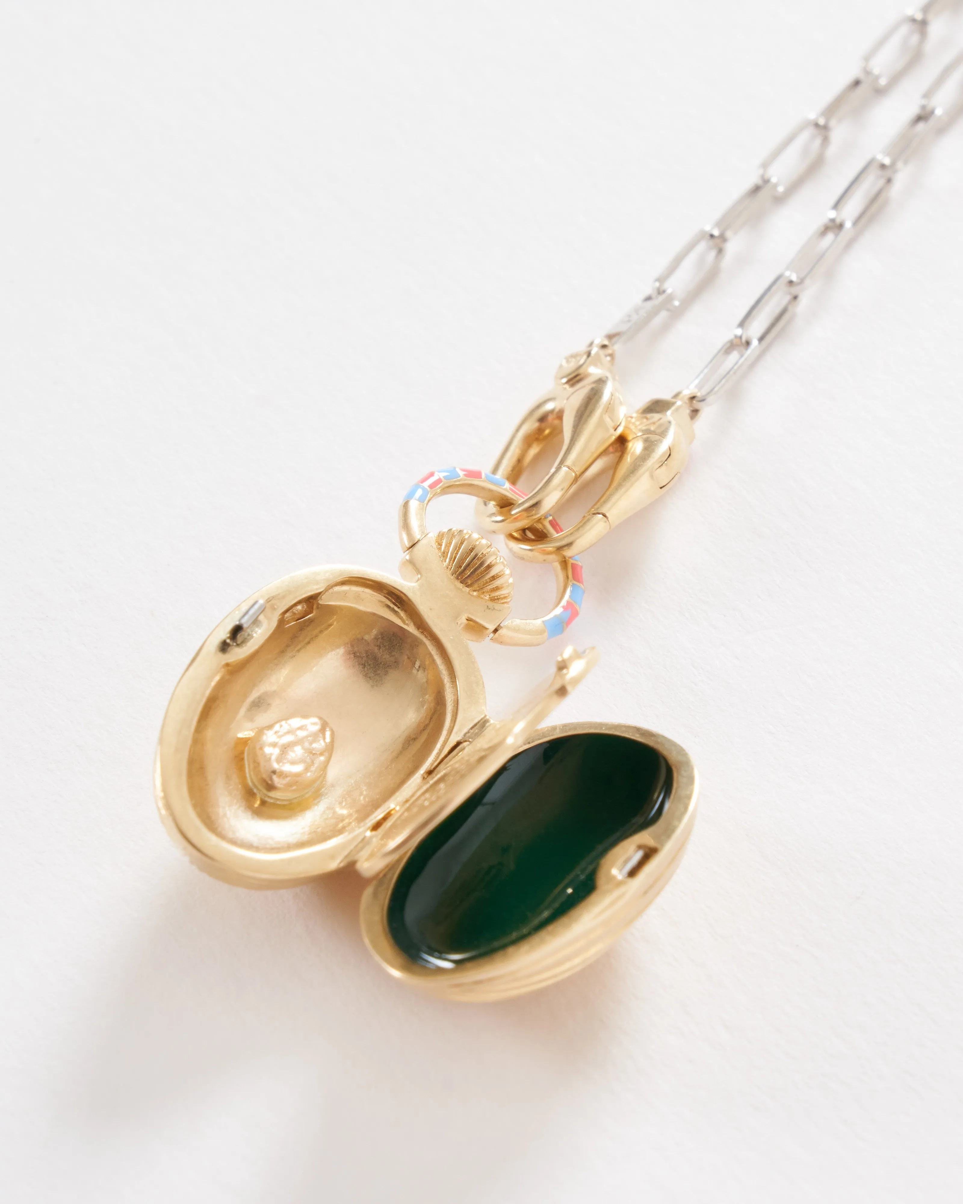 the good vault w/ silver paperclip chain