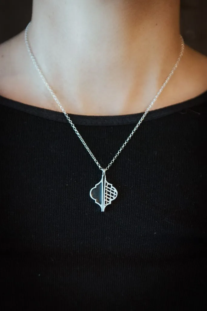 TUSENOGÉN SPLIT NECKLACE