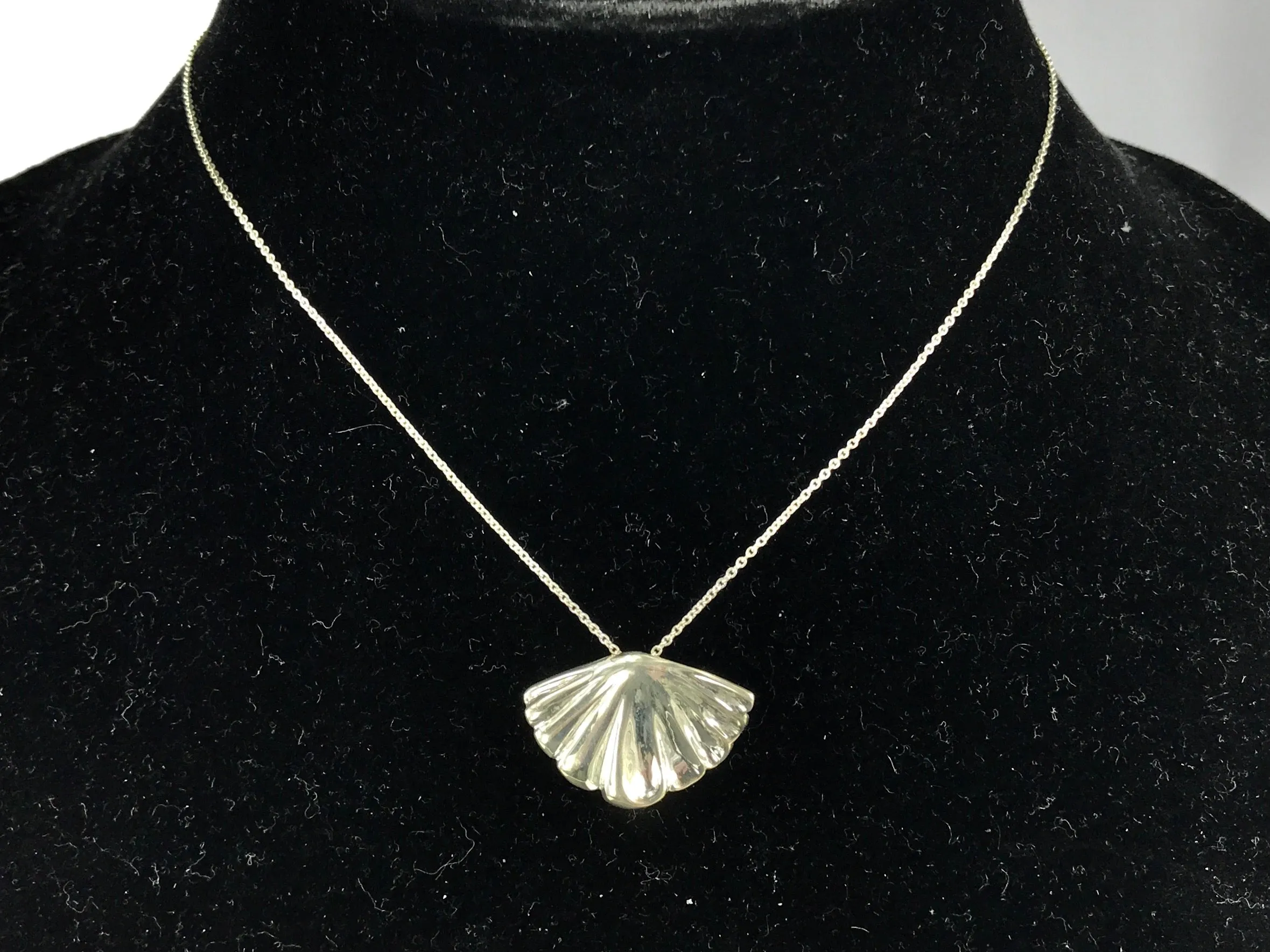 Vintage Tiffany & Co Sterling Silver Fan Shell Necklace