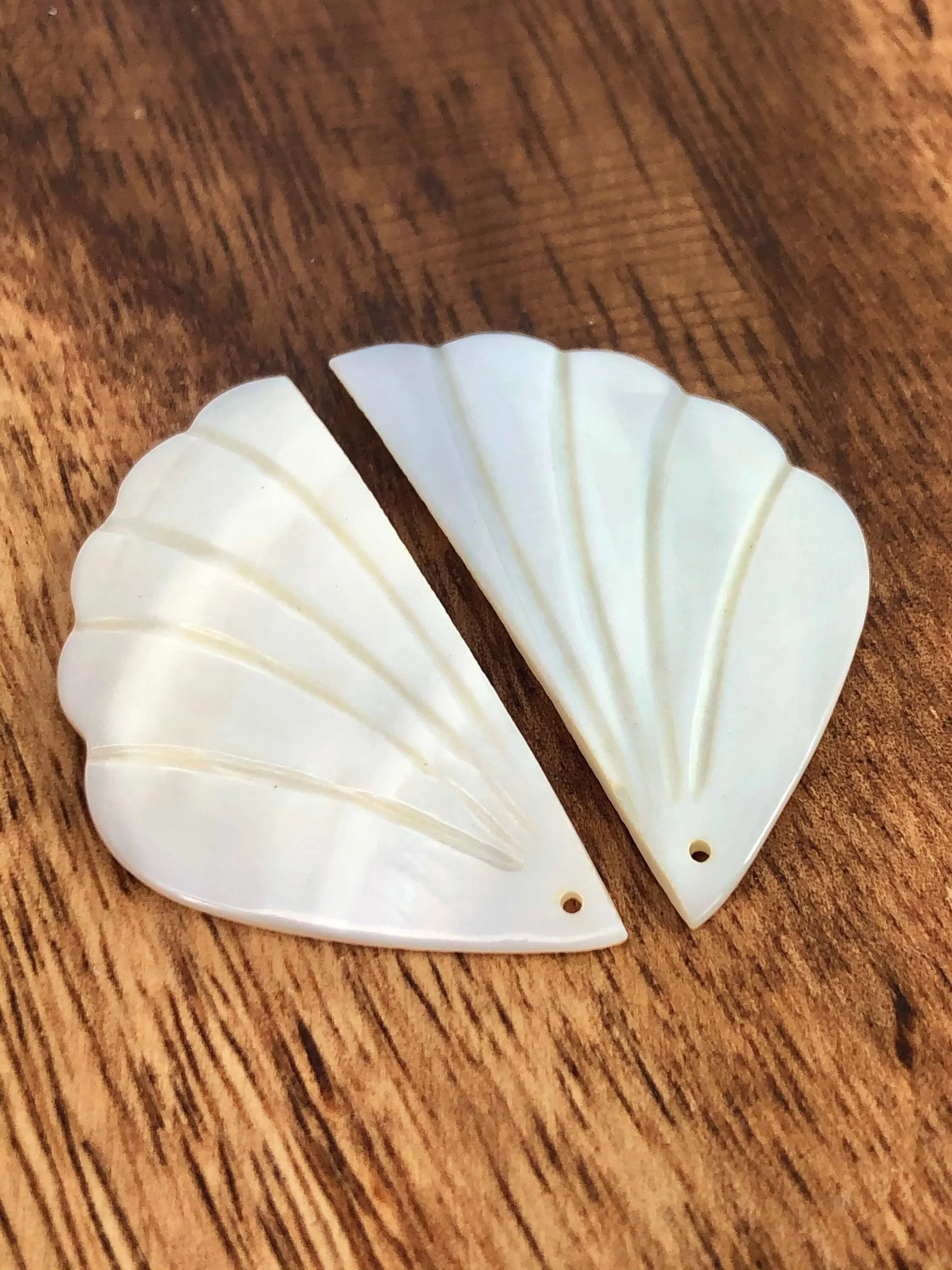 White South Sea Mother Of Pearl Half Shell Sku#M290
