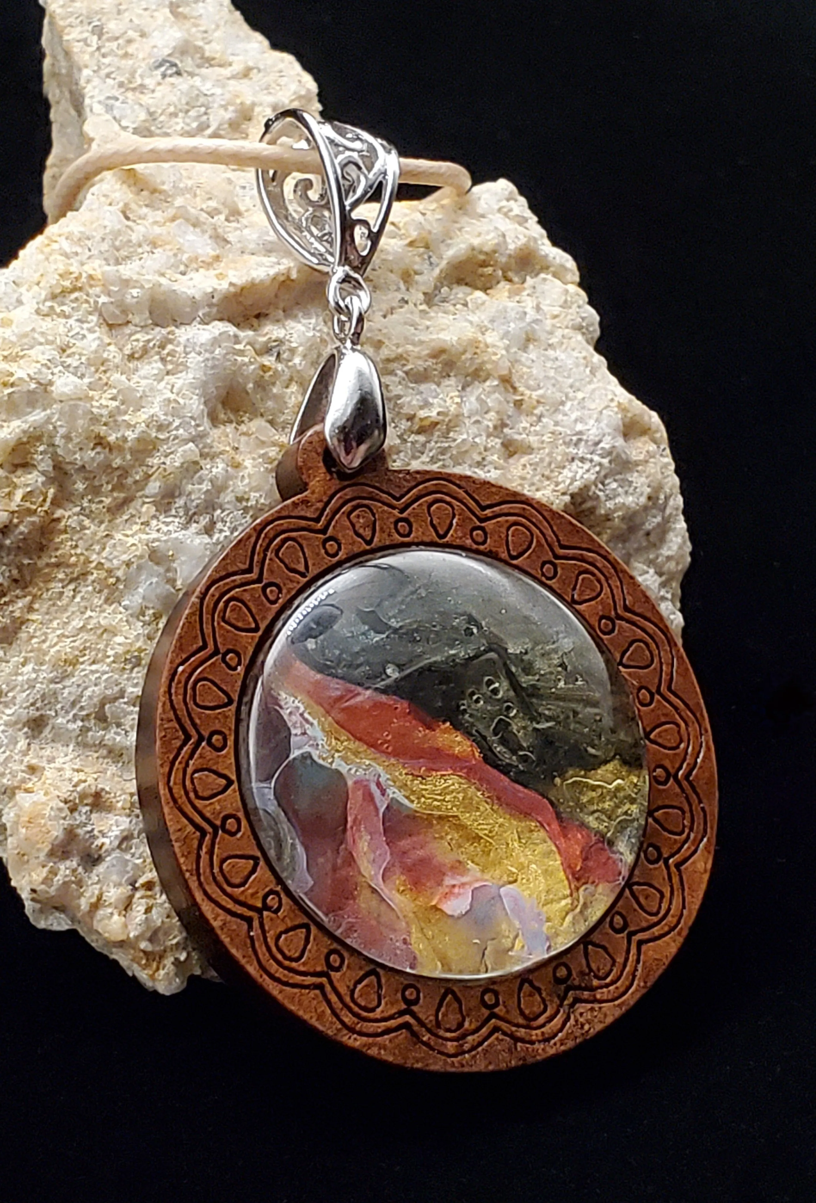 Wooden Pendant Necklace (WP-4)