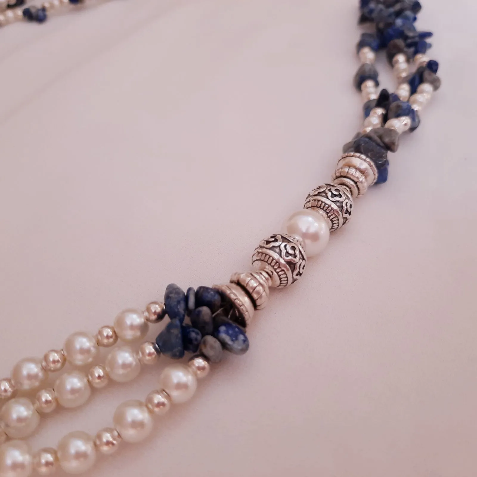 Zeina Necklace - Seashell and Pearl Stones